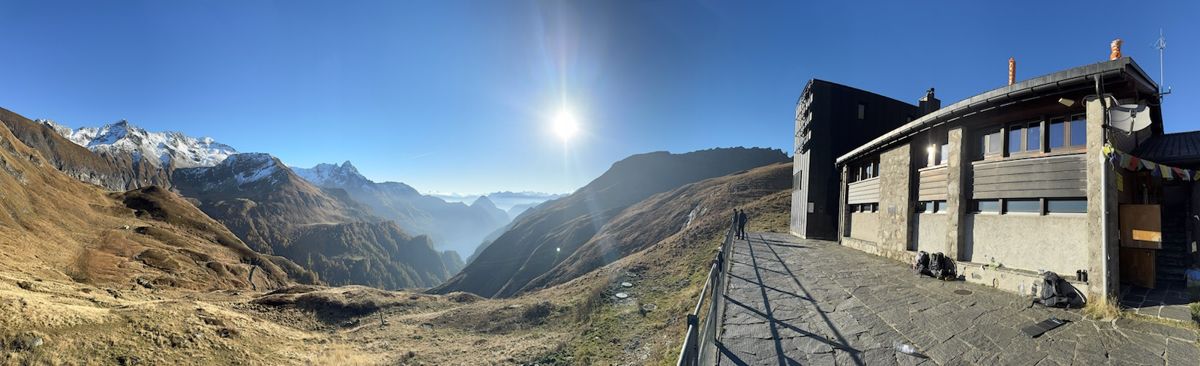 Capanna Motterascio above the Greina