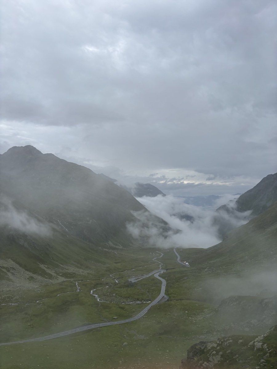Low cloud drifting through the valley below Flüelapass