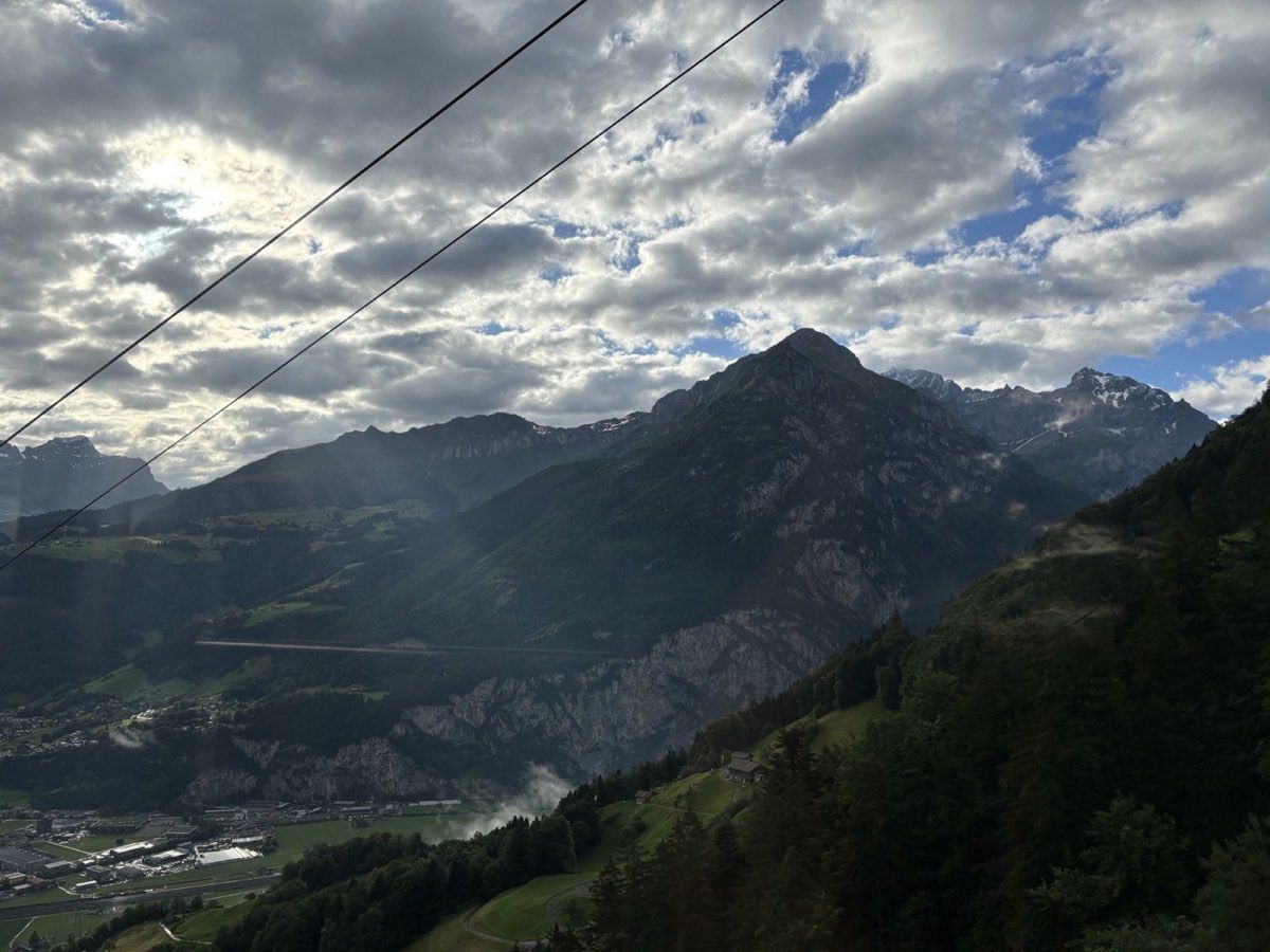 The cable-car line rising above Attinghausen and the Reuss valley
